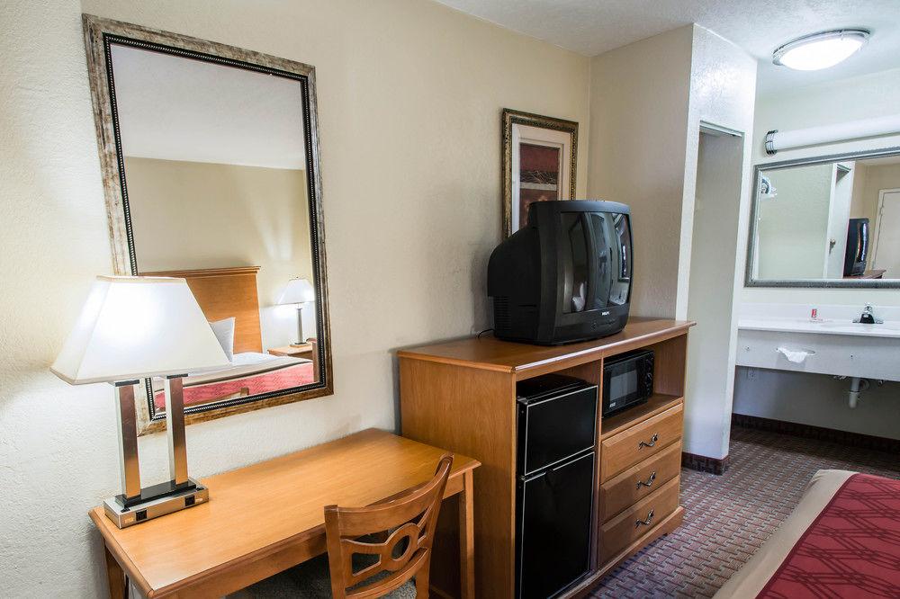 Quality Inn Atlantic Beach-Mayo Clinic Jax Area Exterior photo