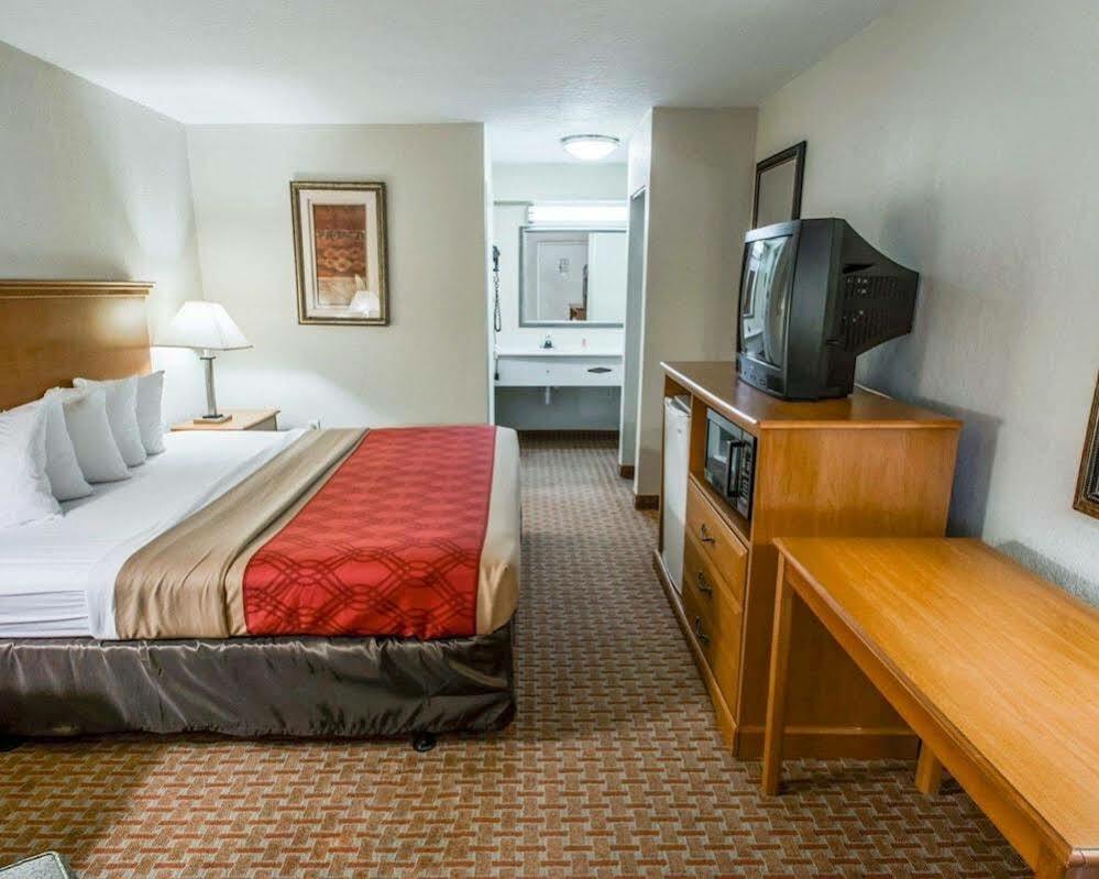 Quality Inn Atlantic Beach-Mayo Clinic Jax Area Exterior photo